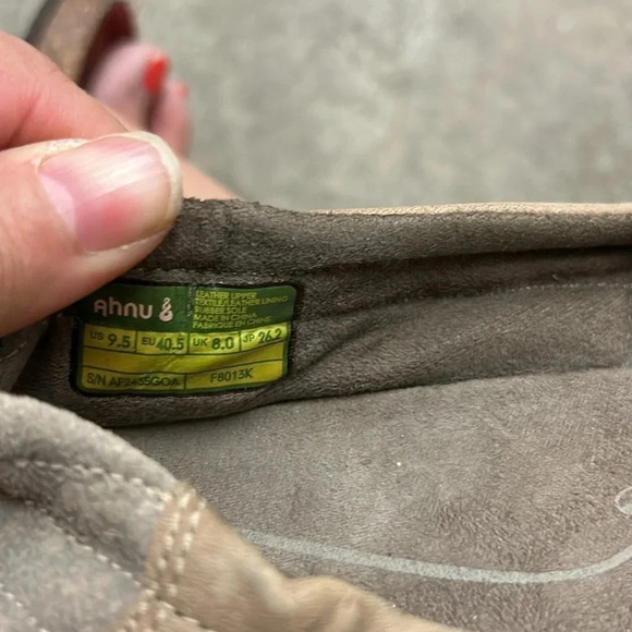 Ahnu leather flat  shoes - Picture 8 of 8